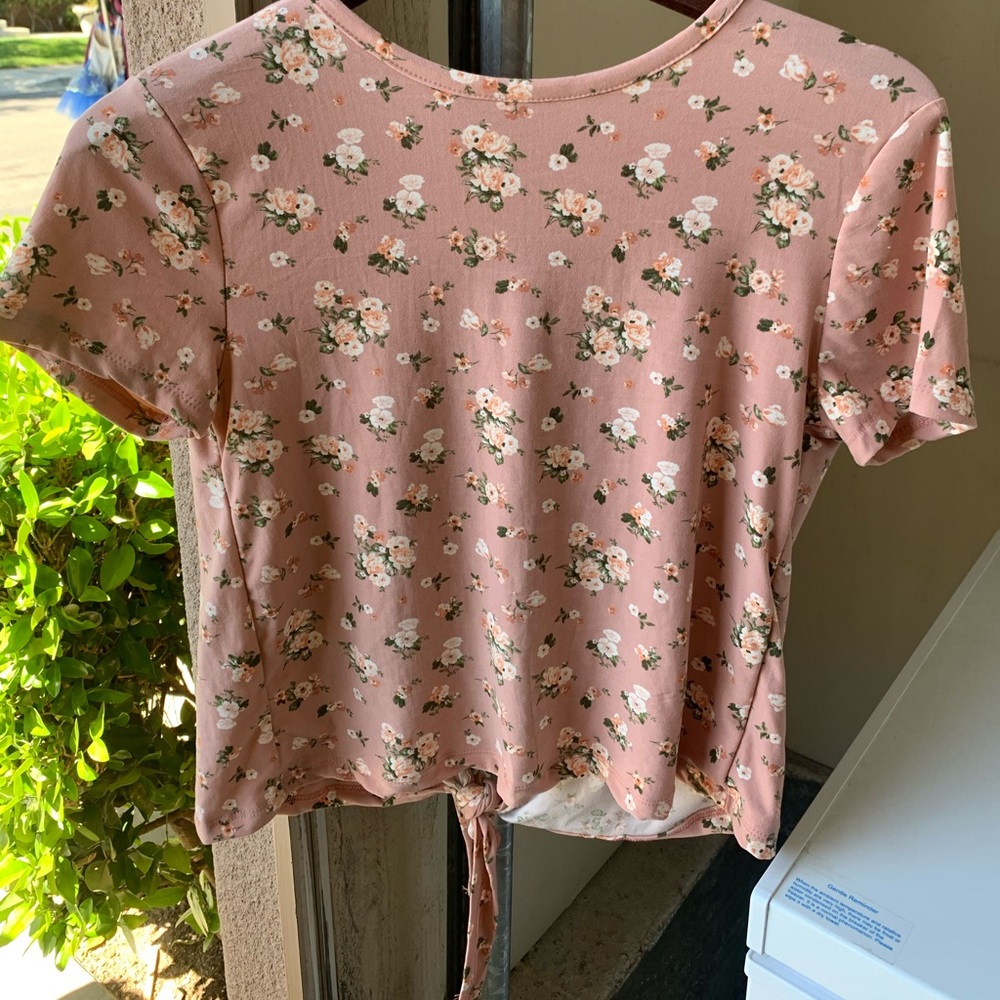 Pink open back flower shirt